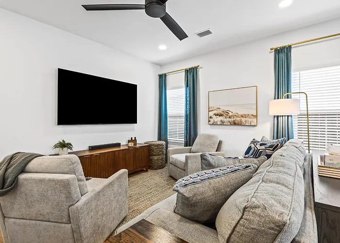 Heights House Upscale Retreat Close To Dwntwn & Holiday home