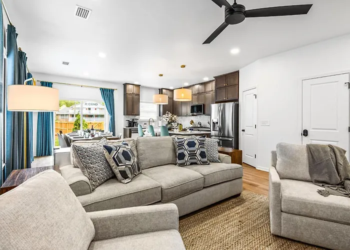 Holiday home Heights House Upscale Retreat Close To Dwntwn & Pensacola