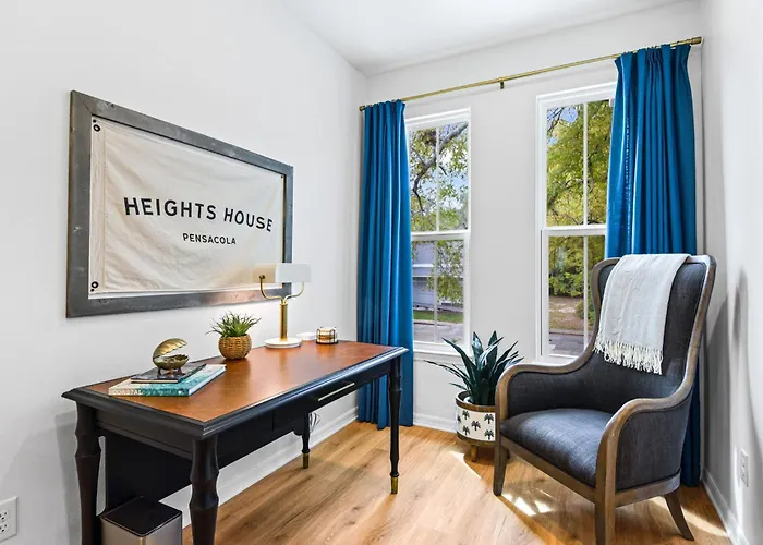 Heights House Upscale Retreat Close To Dwntwn & Holiday home *