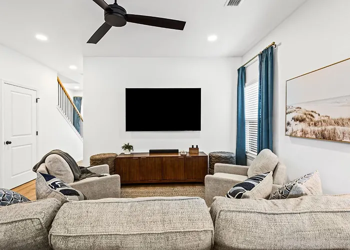 Heights House Upscale Retreat Close To Dwntwn & Holiday home Pensacola
