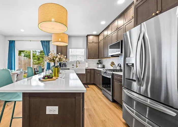 Heights House Upscale Retreat Close To Dwntwn & Holiday home *