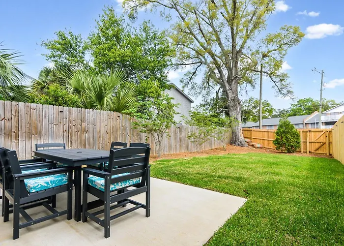 Heights House Upscale Retreat Close To Dwntwn & Holiday home *